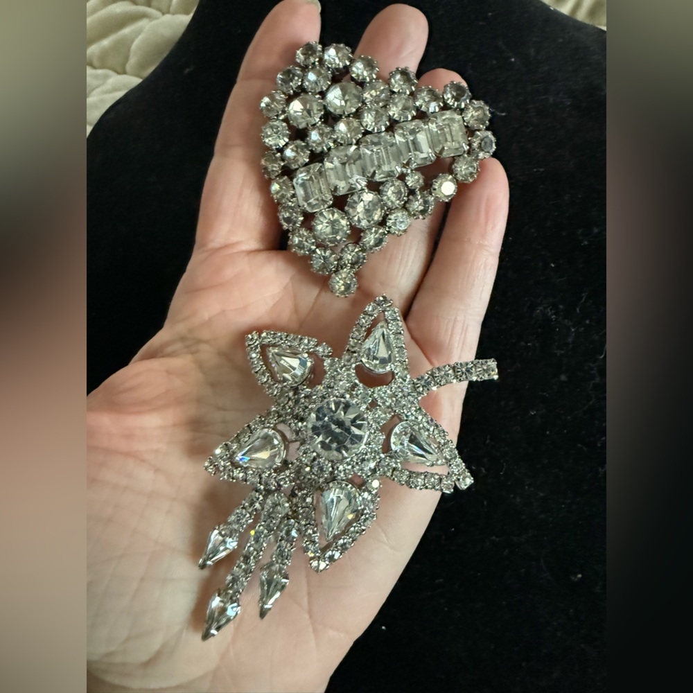 Elegant Silver Rhinestone Brooch Set